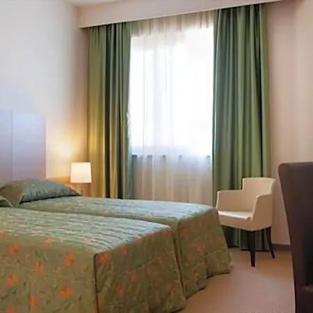 Torino San Luigi - Ristorante Trait D'union 4* 베나스코